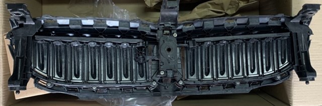 BMW 9465188 Жалюзи радиатора охлаждения в наличии Каменское