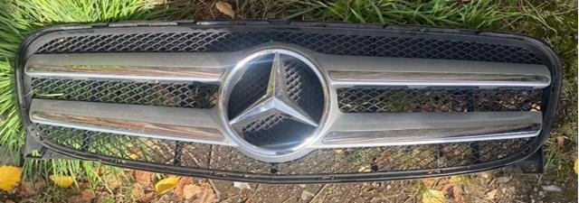 Решетка радиатора A1568880460 MERCEDES