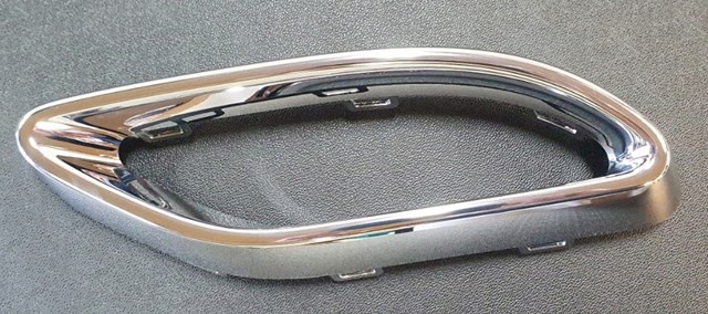Накладка бампера заднего, правая A2058852321 MERCEDES