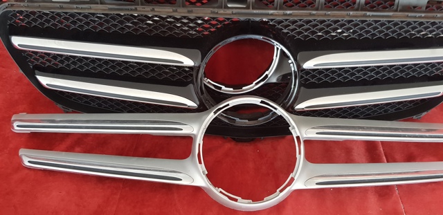 Молдинг решетки радиатора A2138880160 MERCEDES
