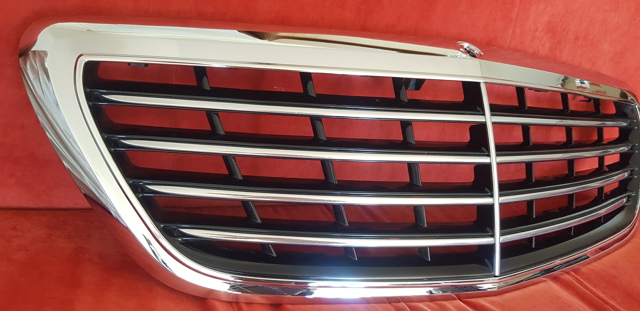 MERCEDES A2228800083 Решетка радиатора в наличии Сумы