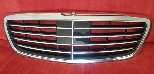 Решетка радиатора A2228800483 MERCEDES