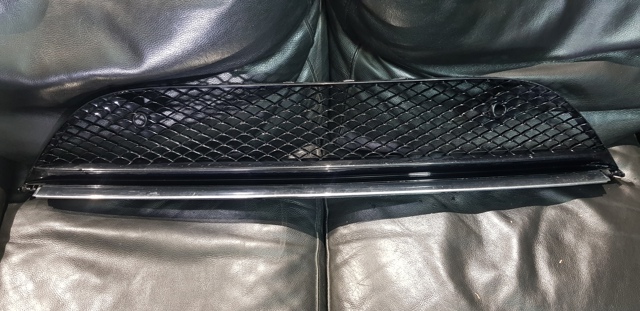 Решетка бампера переднего нижняя A2228857100 MERCEDES
