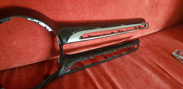 Облицовка радиатора A2538880185 MERCEDES
