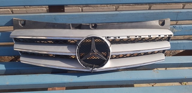 Облицовка радиатора A6398800083 MERCEDES