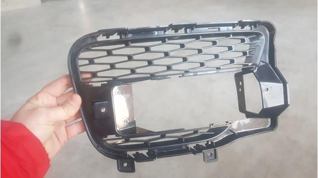 LAND ROVER DK6217K946AA Заглушка (решетка) противотуманных фар бампера переднего правая в наличии Ровно
