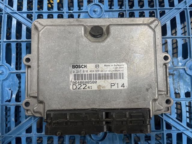 Модуль управления двигателем 0281010484 BOSCH