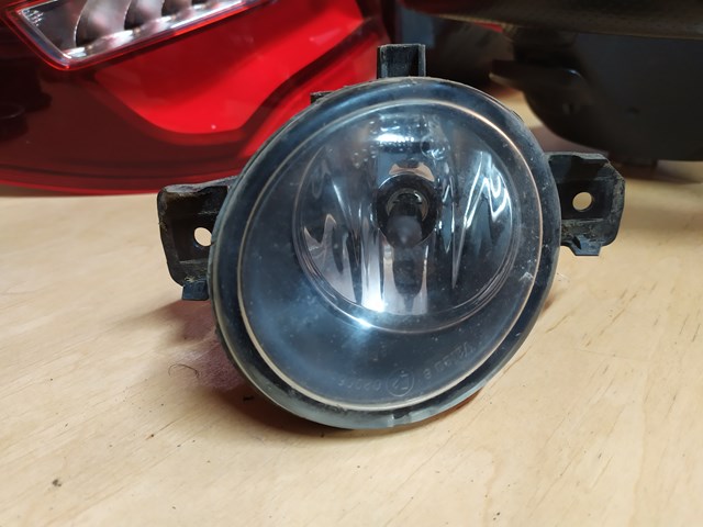 Противотуманка правая 261508992A NISSAN