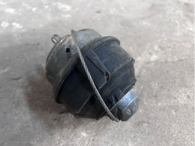Гидроопора двигателя задняя 30666175 VOLVO