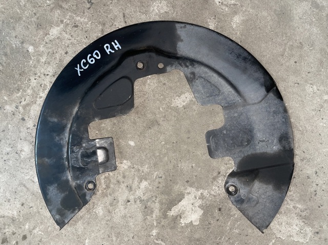 Кожух тормозного диска переднего правого 30681691 VOLVO