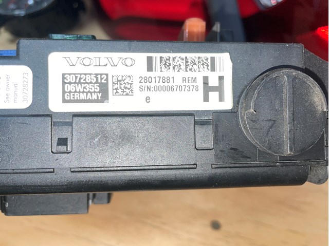 30728512 VOLVO Блок предохранителей задний салонный купить в Тернополь