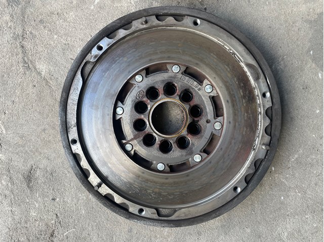 Демпферный маховик 30735771 VOLVO