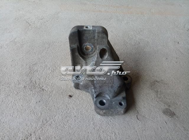 Кронштейн опоры двигателя 30741567 VOLVO