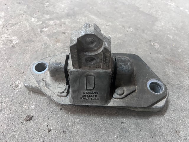 Правая подушка двигателя 30748811 VOLVO