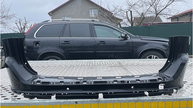 Задний бампер 30763426 VOLVO
