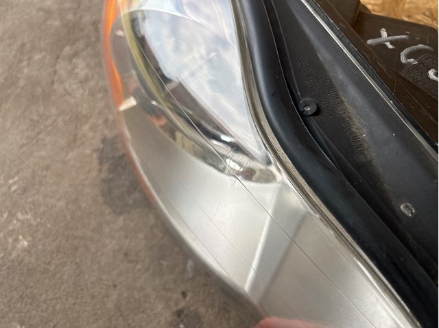 VOLVO 30764400 Правая фара в наличии Днепр