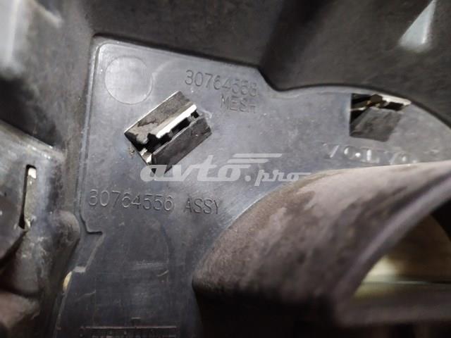 VOLVO 30764556 Решетка радиатора в наличии Винница
