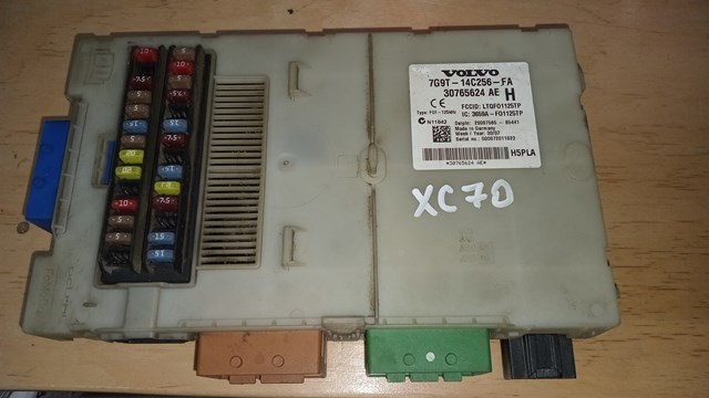 Коробка предохранителей 30765624 VOLVO