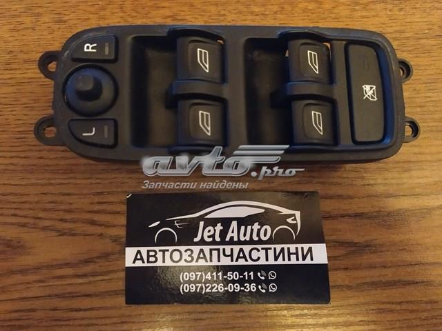 Кнопки переднего левого стекло подъемника 30773210 VOLVO