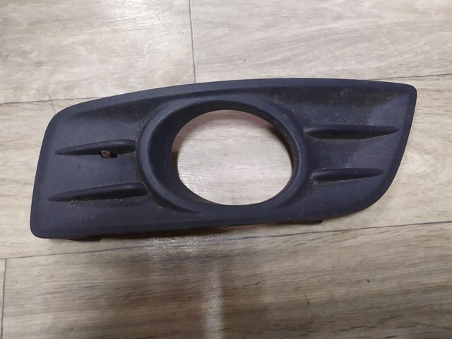 Решетка бампера, левая 30779100 VOLVO