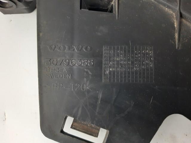 30796388 VOLVO Кронштейн бампера переднего правый купить в Чернигов