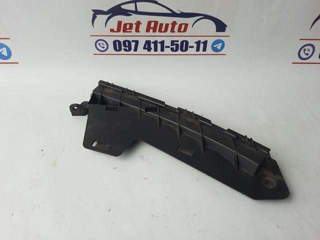 VOLVO 30796388 Кронштейн бампера переднего правый в наличии Чернигов