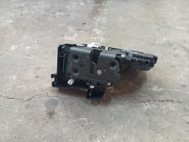 VOLVO 30799309 Замок водительской двери в наличии Кривой Рог