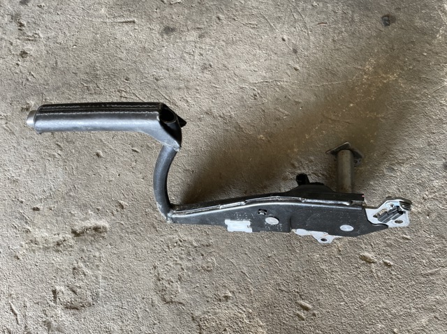 Рычаг ручного тормоза 31262208 VOLVO