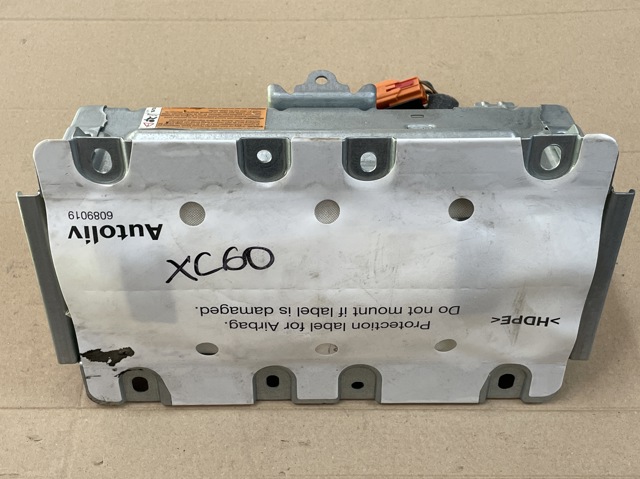 Подушка безопасности боковая 31271513 VOLVO