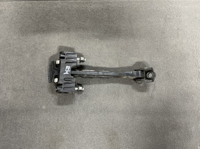 31298466 VOLVO Ограничитель открывания двери передний левый купить в Кривой Рог