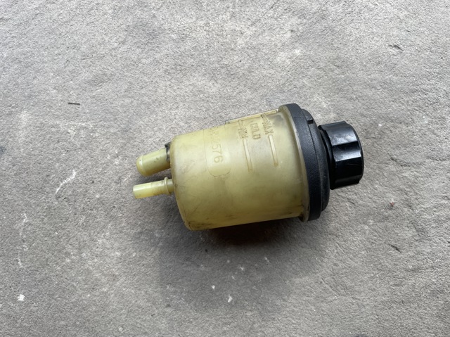VOLVO 31302576 Бачок насоса ГУР в наличии Каменское
