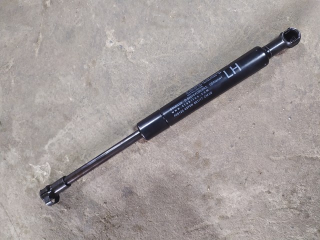 Амортизатор задней двери 31335795 VOLVO