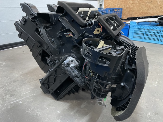 31390885 VOLVO купить в Львов