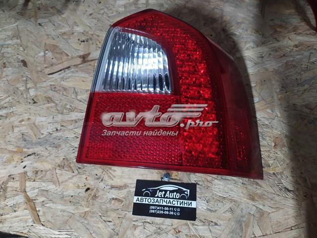 Фара задняя правая внешняя 31395073 VOLVO