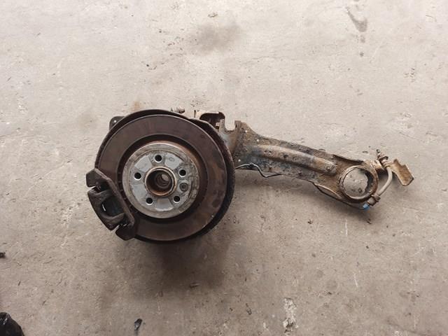 Рычаг/тяга задней подвески продольный нижний, левый 31406318 VOLVO