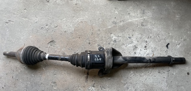 Полуось передняя, правая 39100JD02B NISSAN
