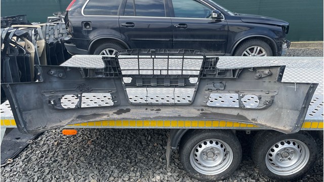4F0807437C VAG Передний бампер купить в Каменское