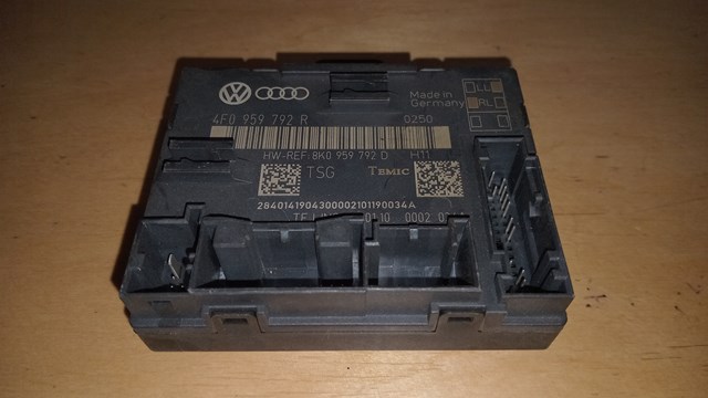 Блок комфорта передней двери 4F0959792R VAG