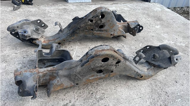 NISSAN 55501JD00A Рычаг (тяга) задней подвески продольный нижний правый в наличии Павлоград