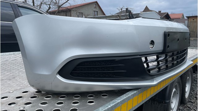 VAG 5C6807221B Бампер передний в наличии Запорожье