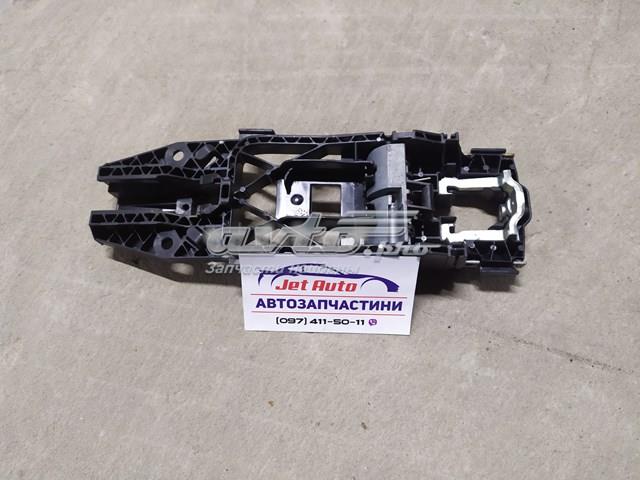 Держатель наружной ручки двери, передней левой 5N0837885G VAG
