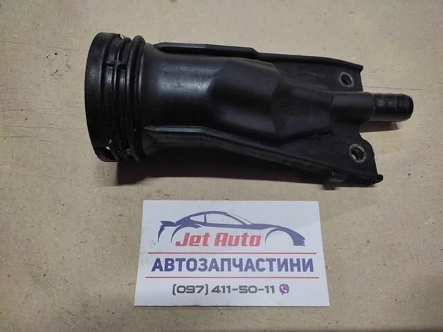 Горловина маслозаливная 8200722806 RENAULT