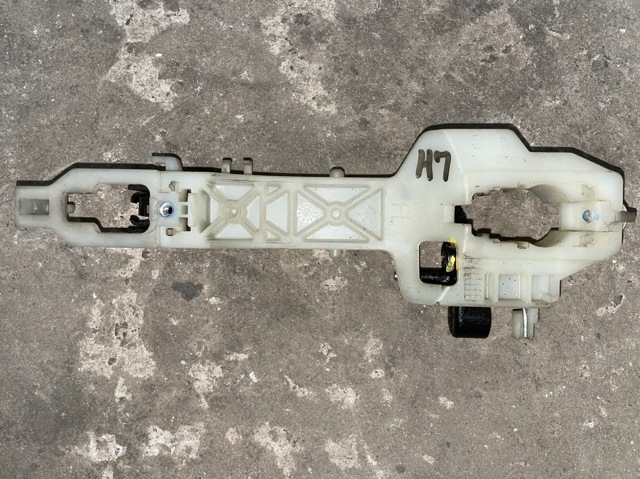 Держатель наружной ручки двери, передней левой 82655B2700 HYUNDAI