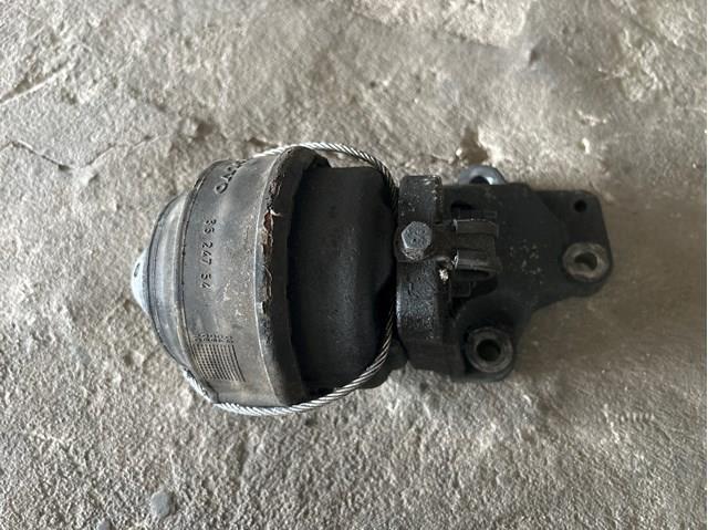 Подушка двигателя передняя 8624754 VOLVO