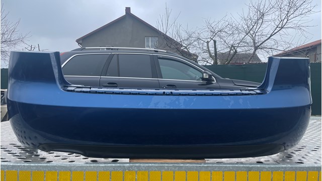 Задний бампер 8E5807511L VAG