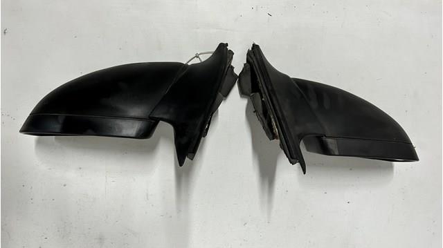 Правое боковое зеркало 90492214 OPEL