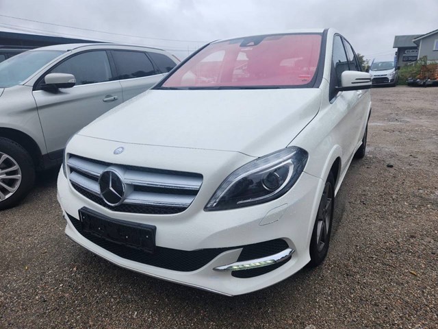 Внутренняя накладка крепления зеркала левого A2467270388 MERCEDES