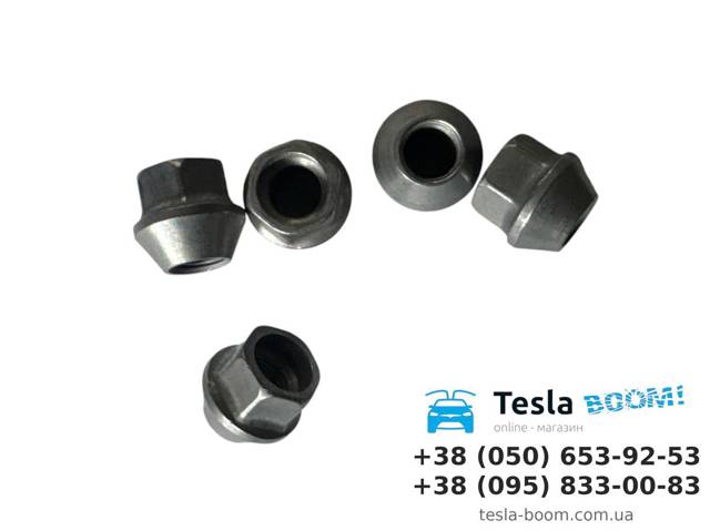 Гайка крепления колеса 102700200B TESLA