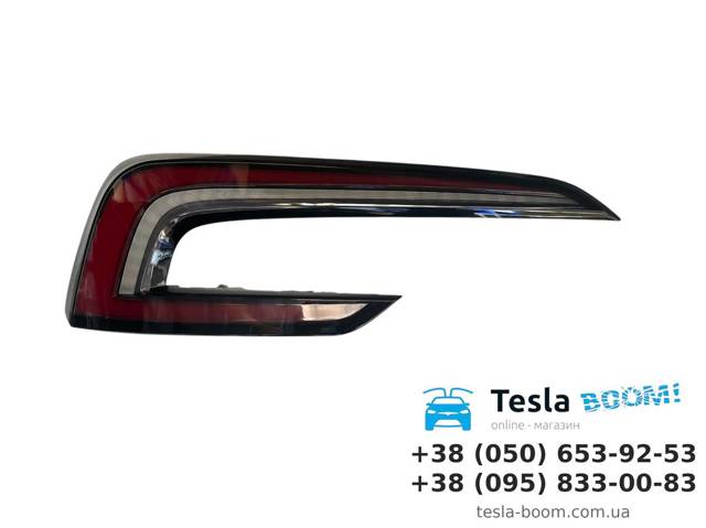 Задний левый стоп Tesla Model 3