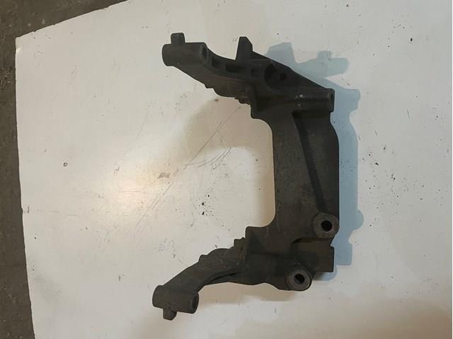 Кронштейн подушки коробки передач 55219008 FIAT